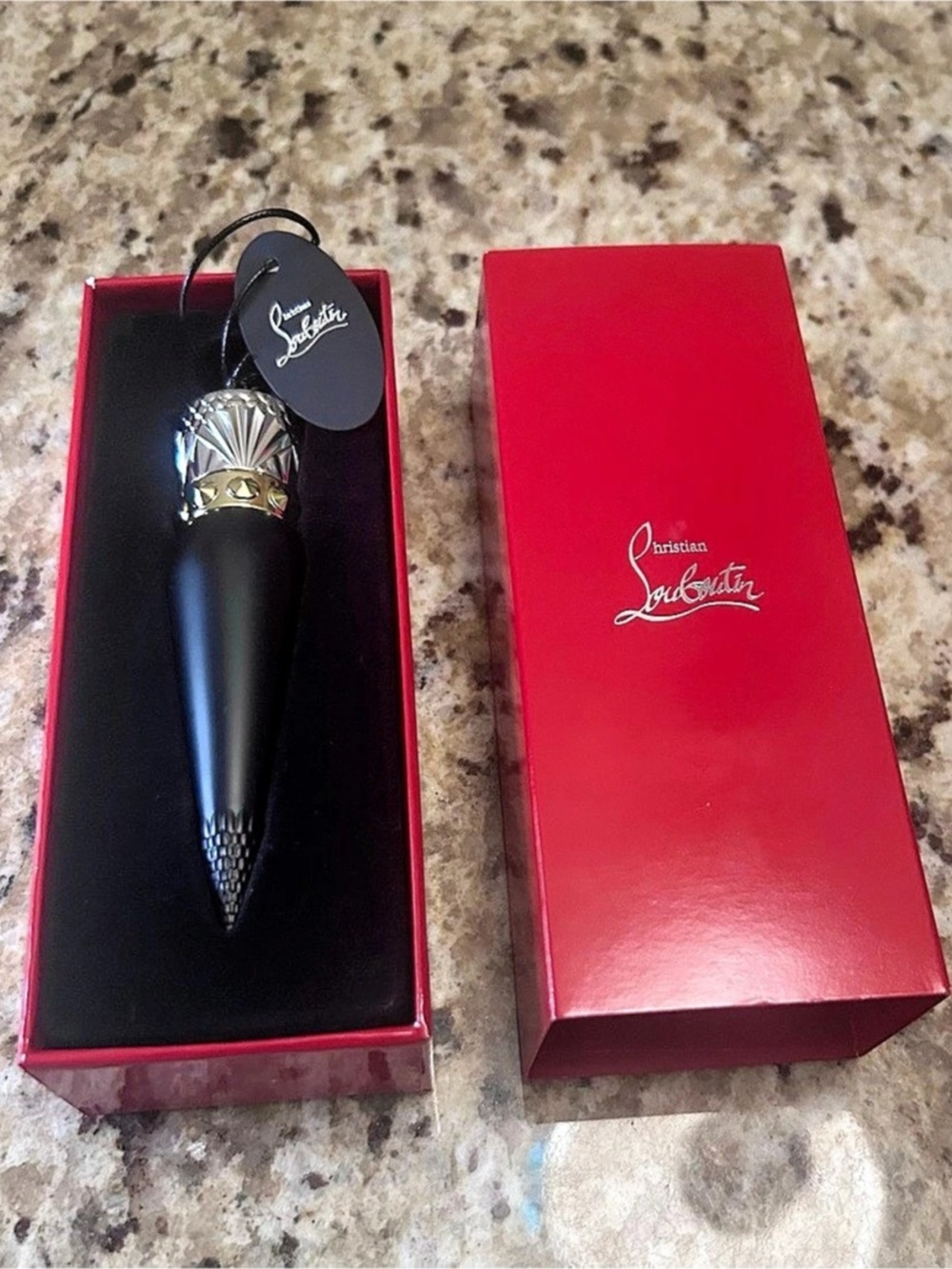 Christian Louboutin Rouge Louboutin Velvet Matte Lipstick - Red Dramadouce 005M
